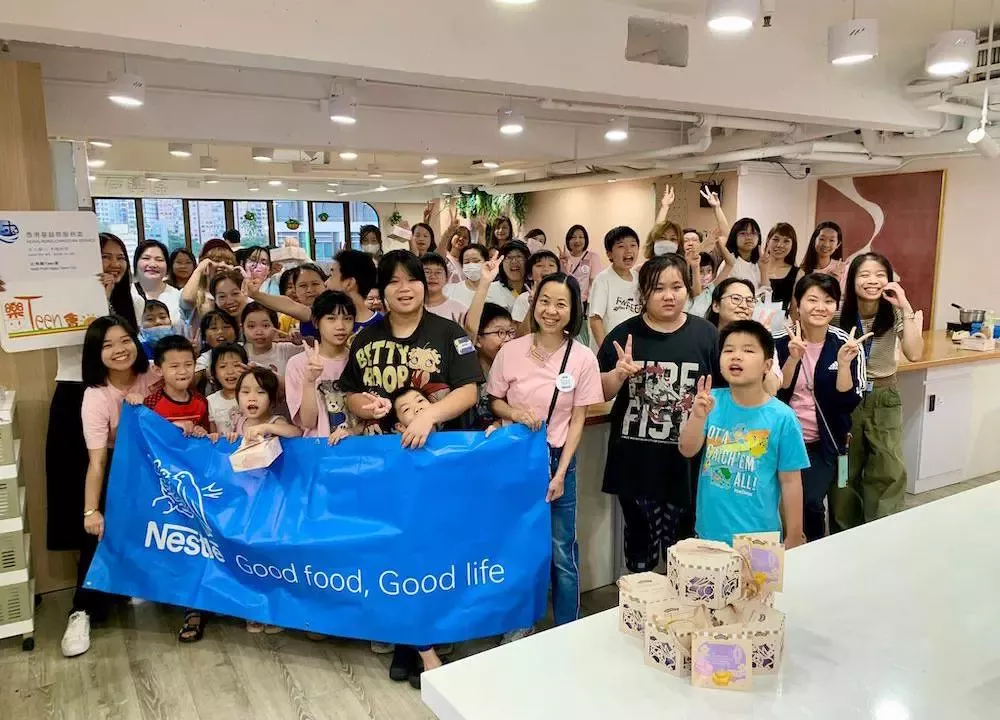 Donation of Dreyer mooncake_SJS